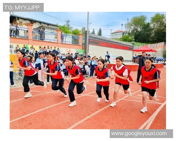 游泳比赛与锻炼：提升竞技水平与身体素质的有效训练方法与技巧分享